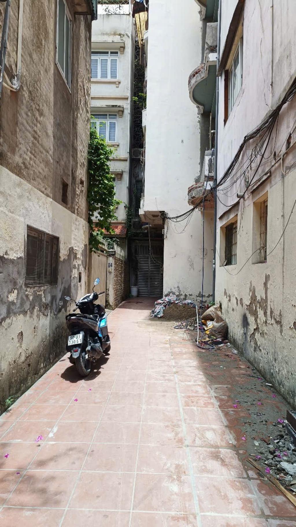 Bán nhà Trung Liệt - diện tích 29m2 5 tầng - mặt phố - giá 10 tỷ