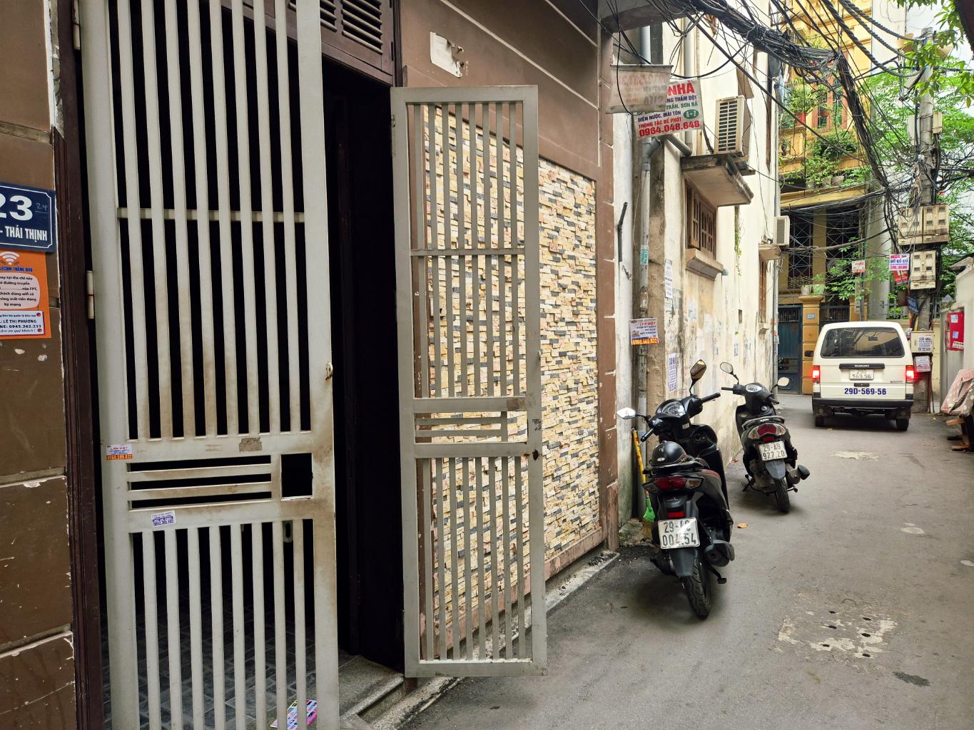 Bán nhà Thái Thịnh - diện tích 42m2 4 tầng - ô tô đỗ cửa - giá 13,6 tỷ