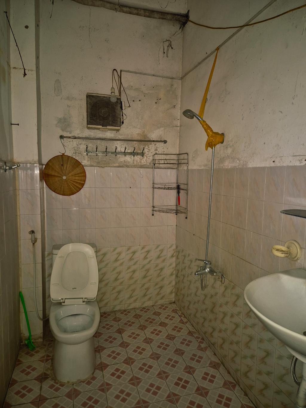 Bán nhà Thái Thịnh - diện tích 42m2 4 tầng - ô tô đỗ cửa - giá 13,6 tỷ