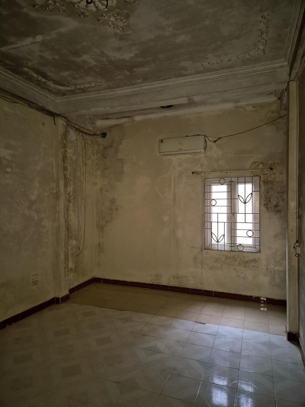 Bán nhà Thái Thịnh - diện tích 42m2 4 tầng - ô tô đỗ cửa - giá 13,6 tỷ