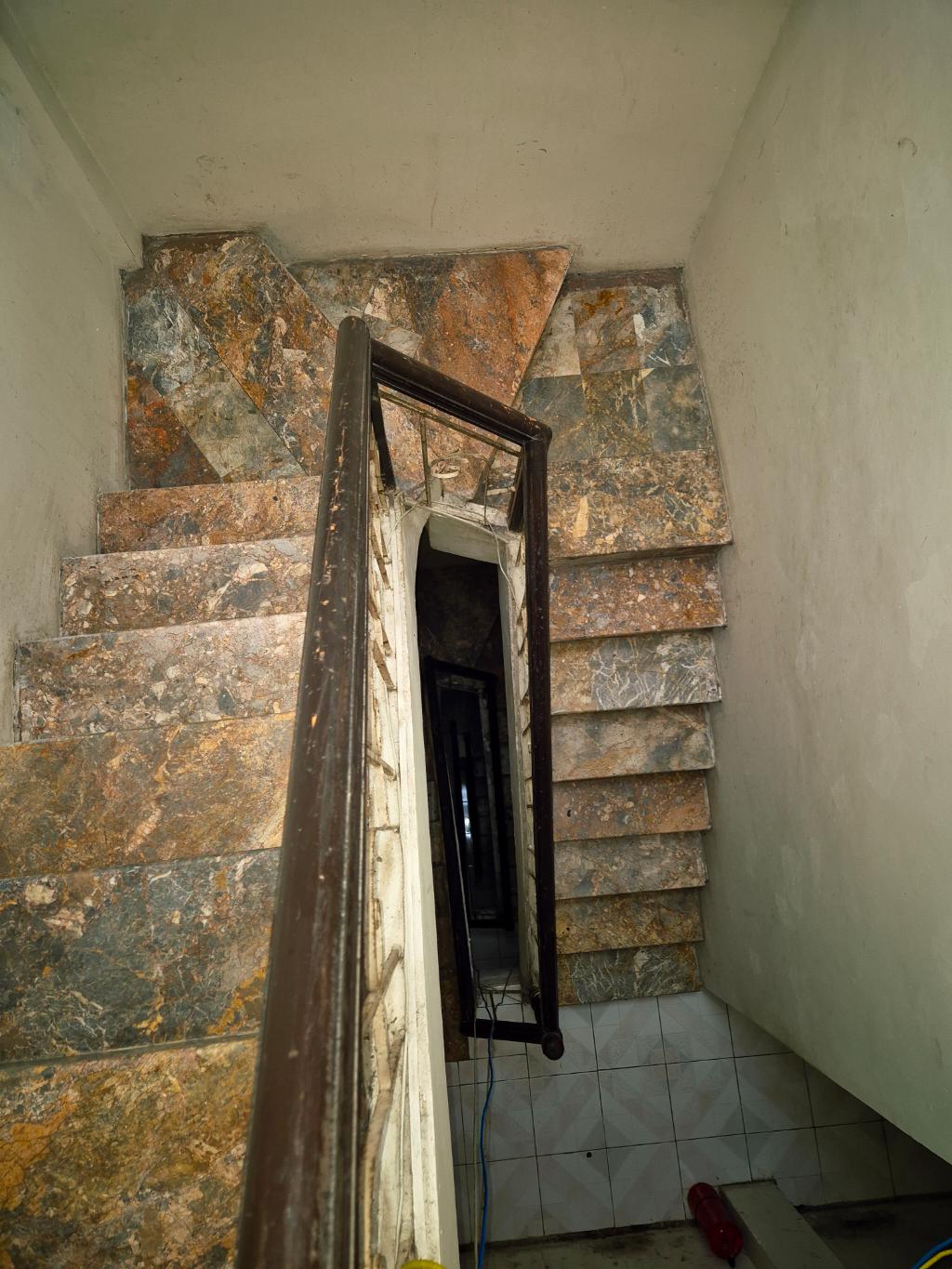 Bán nhà Thái Thịnh - diện tích 42m2 4 tầng - ô tô đỗ cửa - giá 13,6 tỷ