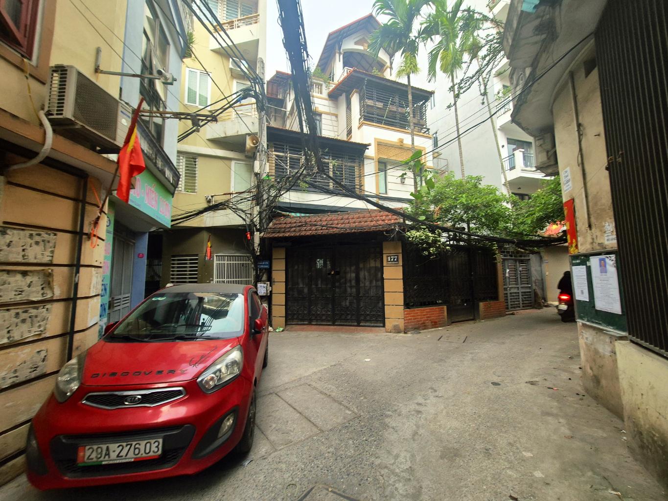 Bán nhà Thái Thịnh - diện tích 42m2 4 tầng - ô tô đỗ cửa - giá 13,6 tỷ