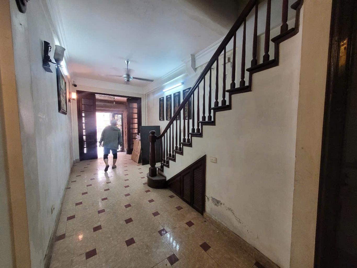 Bán nhà Phương Liệt - diện tích 65.8m2 6 tầng - Ô tô tránh đỗ thoải mái - giá 21,5 tỷ