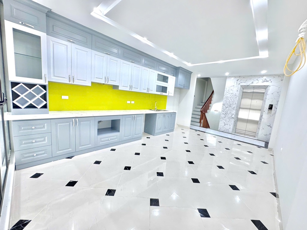 Bán nhà Định Công Thượng - diện tích 51m2 7 tầng - Lô góc, ô tô đỗ cửa - giá 14,6 tỷ