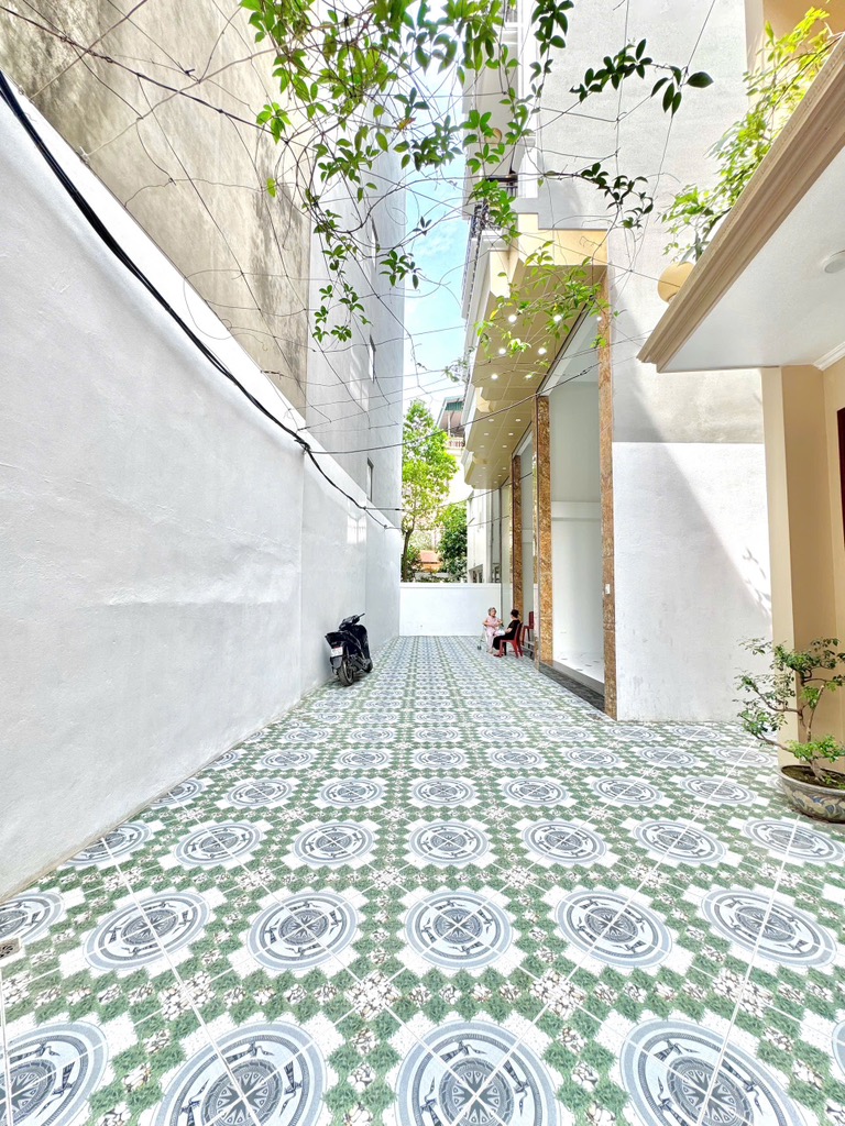 Bán nhà Định Công Thượng - diện tích 51m2 7 tầng - Lô góc, ô tô đỗ cửa - giá 14,6 tỷ