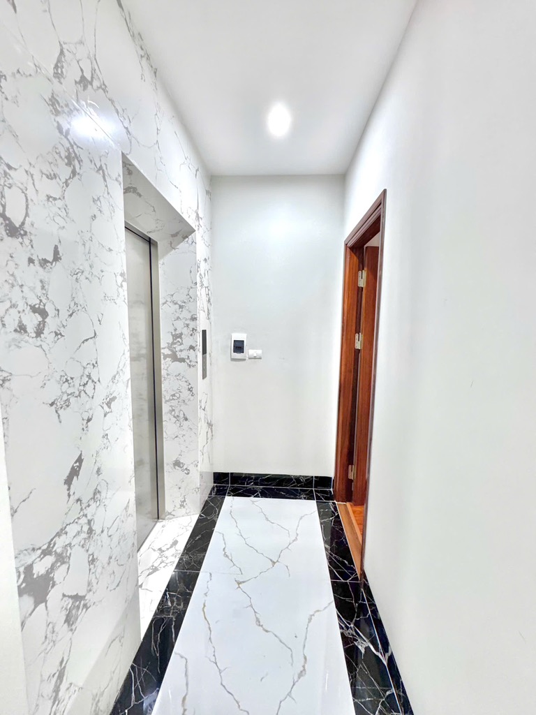 Bán nhà Định Công Thượng - diện tích 51m2 7 tầng - Lô góc, ô tô đỗ cửa - giá 14,6 tỷ