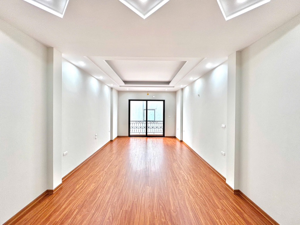 Bán nhà Định Công Thượng - diện tích 51m2 7 tầng - Lô góc, ô tô đỗ cửa - giá 14,6 tỷ