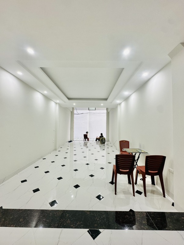 Bán nhà Định Công Thượng - diện tích 50m2 7 tầng - Ô tô đỗ cổng - giá 14,6 tỷ