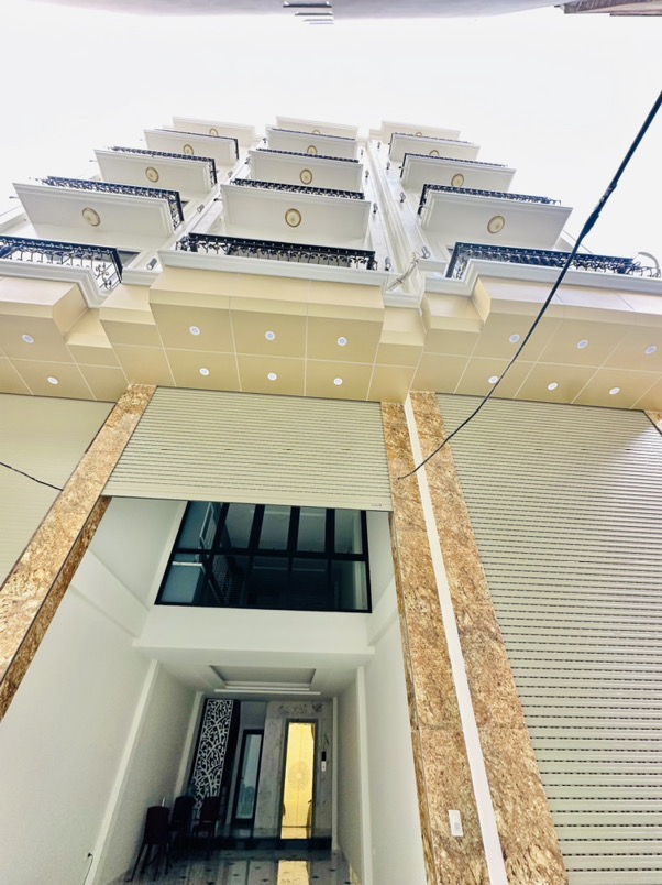 Bán nhà Định Công Thượng - diện tích 50m2 7 tầng - Ô tô đỗ cổng - giá 14,6 tỷ