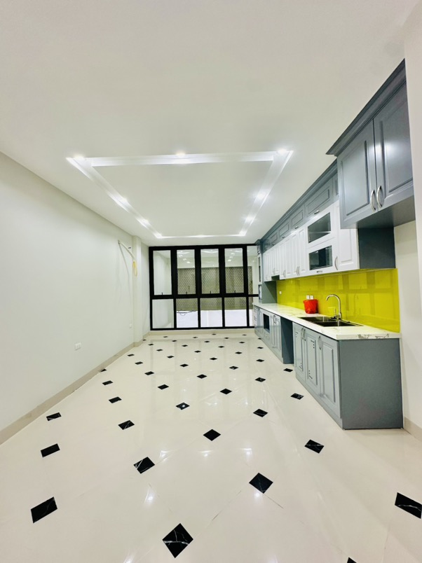 Bán nhà Định Công Thượng - diện tích 50m2 7 tầng - Ô tô đỗ cổng - giá 14,6 tỷ