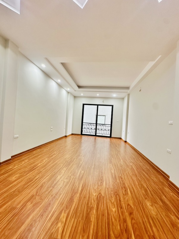 Bán nhà Định Công Thượng - diện tích 50m2 7 tầng - Ô tô đỗ cổng - giá 14,6 tỷ