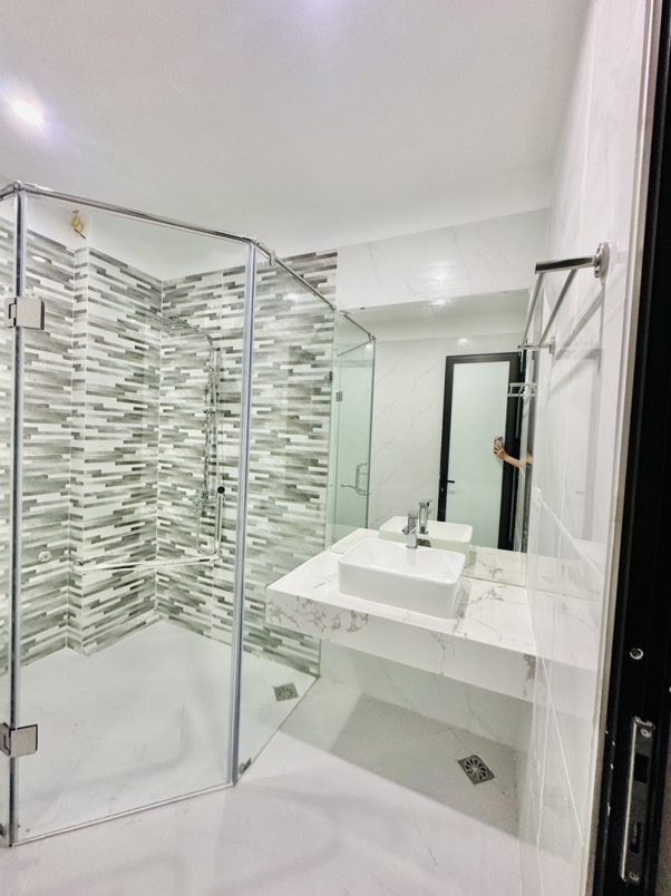 Bán nhà Định Công Thượng - diện tích 50m2 7 tầng - Ô tô đỗ cổng - giá 14,6 tỷ