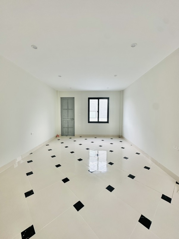 Bán nhà Định Công Thượng - diện tích 50m2 7 tầng - Ô tô đỗ cổng - giá 14,6 tỷ