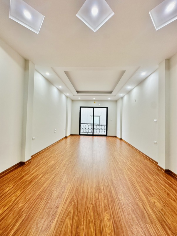 Bán nhà Định Công Thượng - diện tích 50m2 7 tầng - Ô tô đỗ cổng - giá 14,6 tỷ