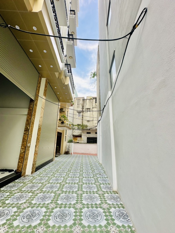 Bán nhà Định Công Thượng - diện tích 50m2 7 tầng - Ô tô đỗ cổng - giá 14,6 tỷ