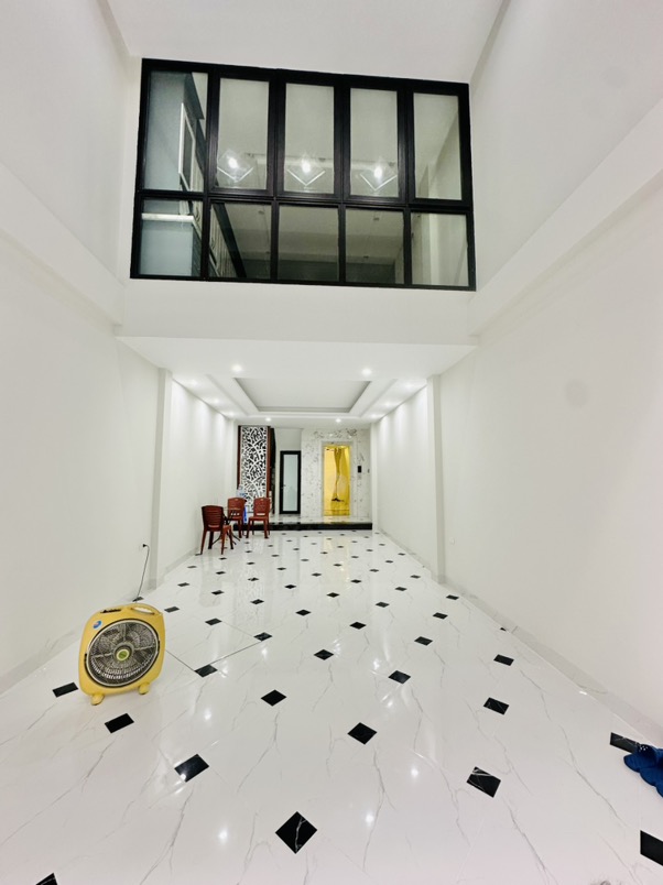 Bán nhà Định Công Thượng - diện tích 50m2 7 tầng - Ô tô đỗ cổng - giá 14,6 tỷ