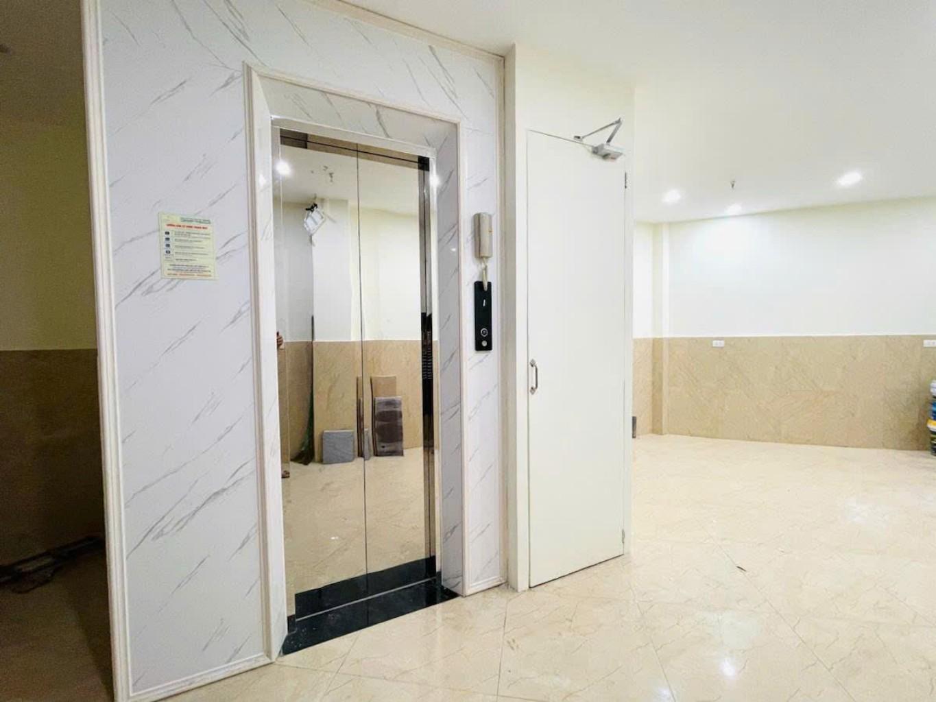 Bán nhà Thổ Quan - diện tích 47m2 5 tầng - Thang máy - giá 9,8 tỷ