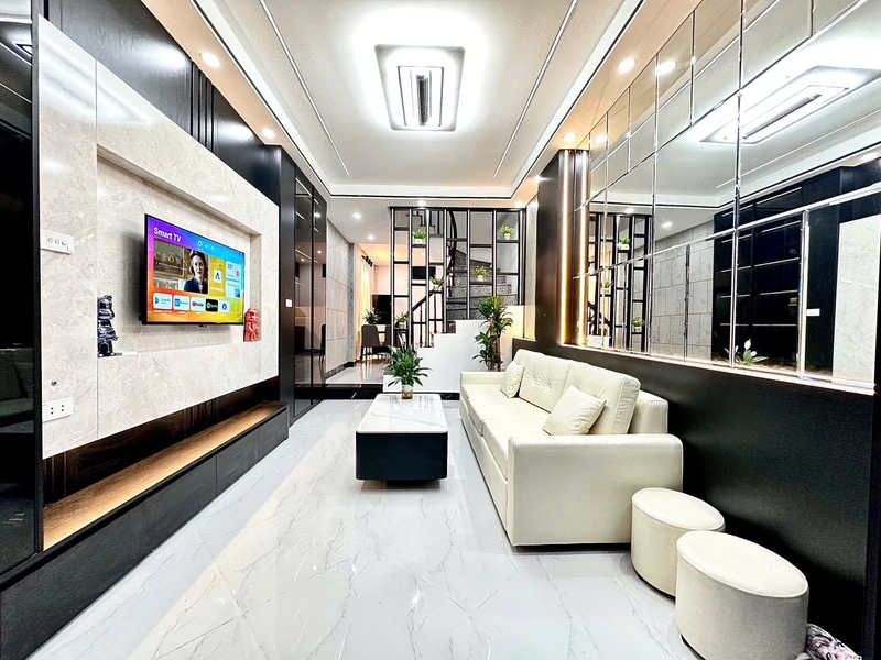 Bán nhà Kim Giang - Nguyễn Xiển  - 40m2 5 tầng tâm huyết - 7 phòng ngủ full nội thất - giá 8,9 tỷ