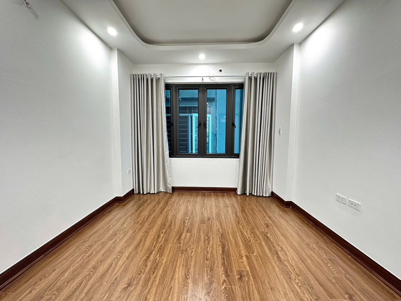 Bán nhà Kim Giang - Nguyễn Xiển  - 40m2 5 tầng tâm huyết - 7 phòng ngủ full nội thất - giá 8,9 tỷ