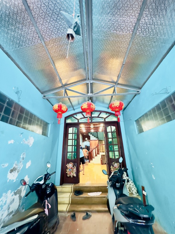 Bán nhà Bùi Xương Trạch - diện tích 82m2 3 tầng - Ô TÔ TRÁNH - giá 18,5 tỷ