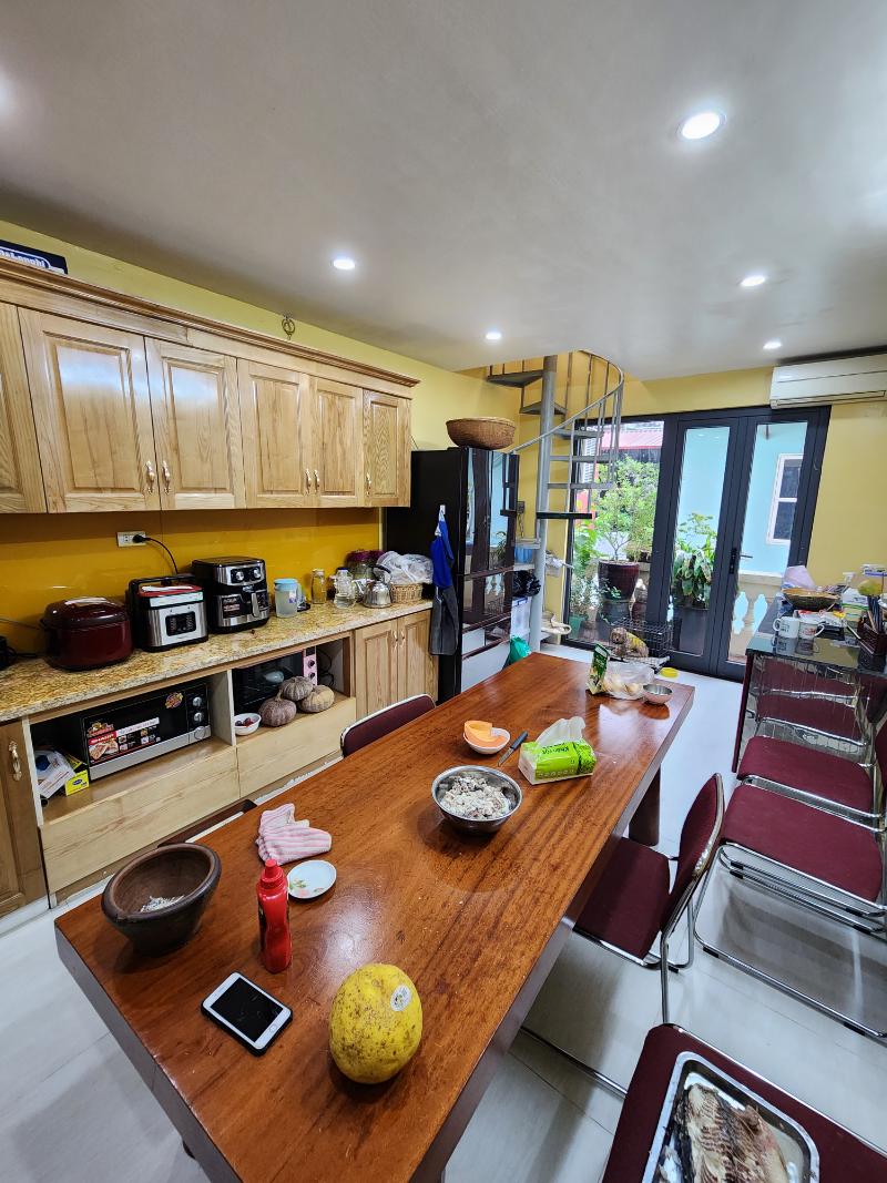 Bán nhà Trung Liệt - diện tích 48,3m2 5 tầng - Ngõ nông, gần phố - giá 13,68 tỷ