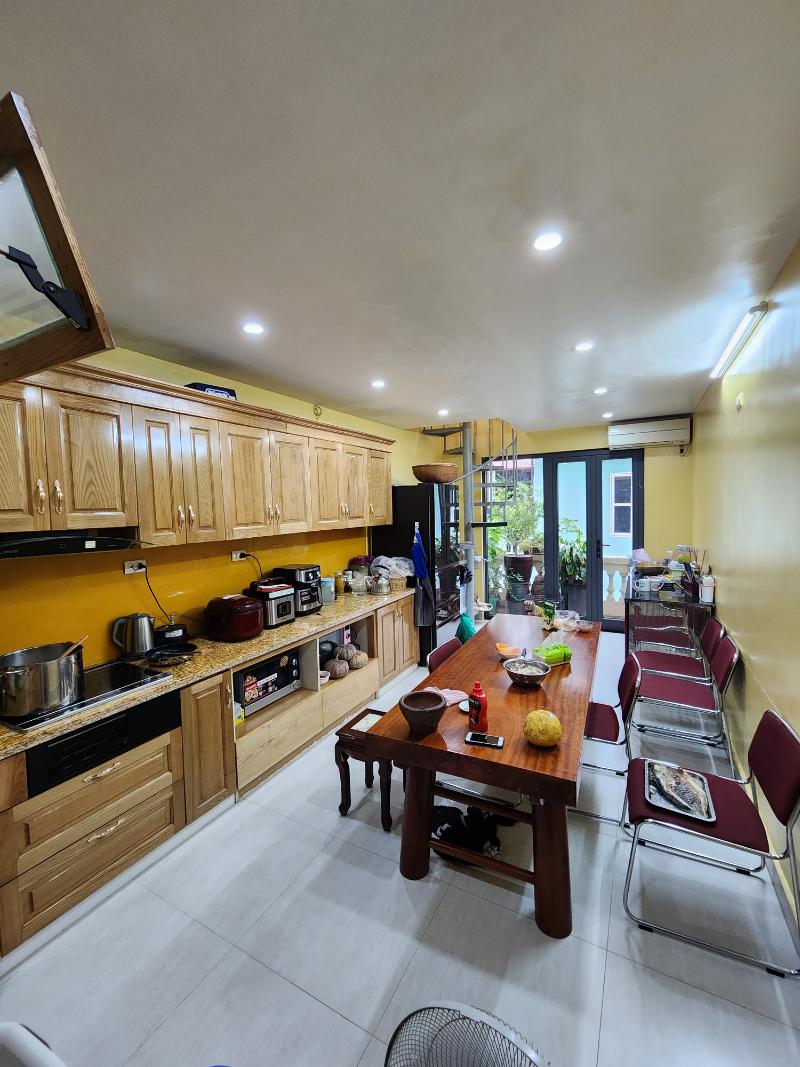 Bán nhà Trung Liệt - diện tích 48,3m2 5 tầng - Ngõ nông, gần phố - giá 13,68 tỷ