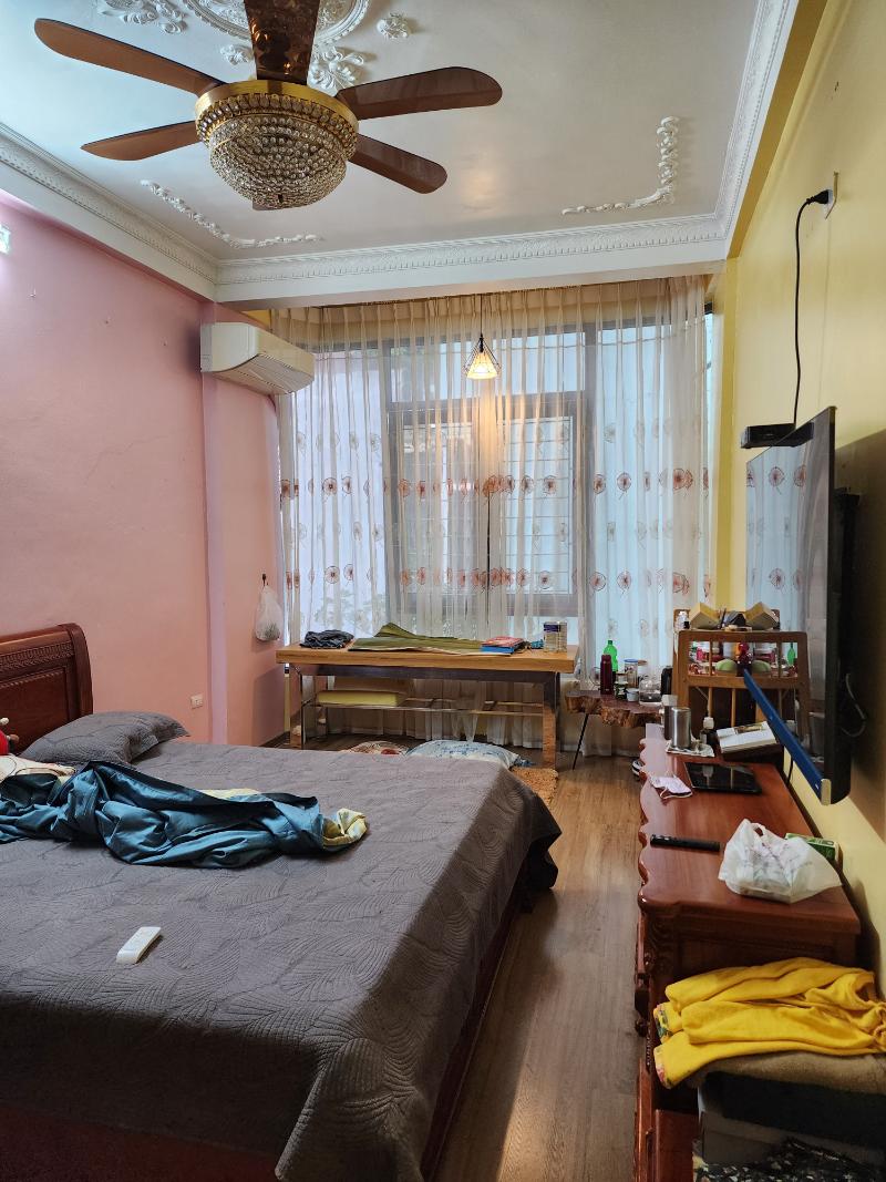 Bán nhà Trung Liệt - diện tích 48,3m2 5 tầng - Ngõ nông, gần phố - giá 13,68 tỷ