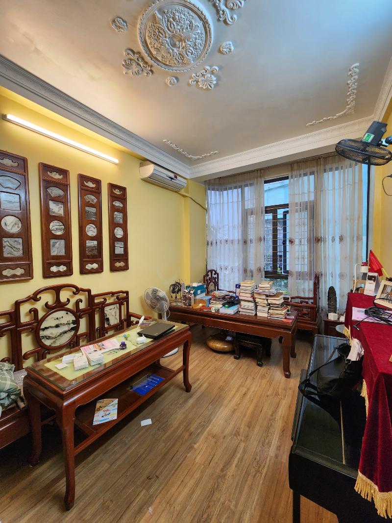 Bán nhà Trung Liệt - diện tích 48,3m2 5 tầng - Ngõ nông, gần phố - giá 13,68 tỷ