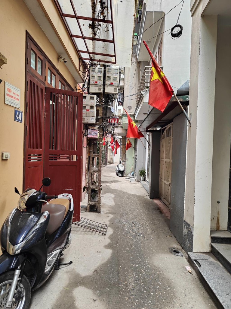 Bán nhà Minh Khai - diện tích 50m2 3 tầng - Ngõ thông thoáng - giá 6,68 tỷ