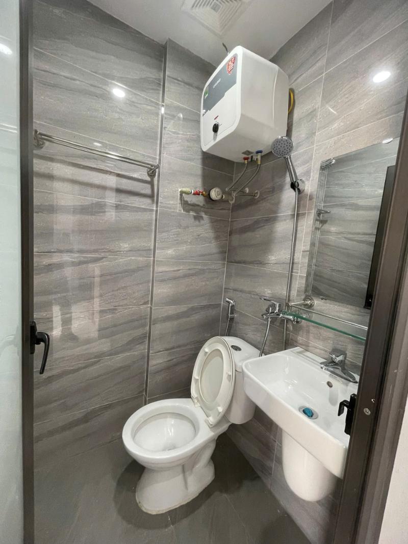 Bán nhà Định Công Thượng - diện tích 67.2m2 7 tầng - Căn hộ dịch vụ 15 phòng khép kín - giá 17,5 tỷ