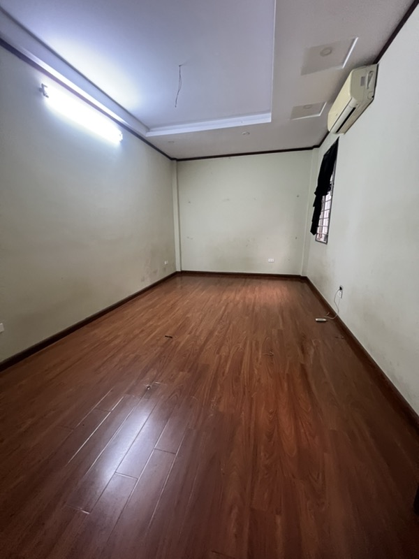 Bán nhà Giáp Bát - diện tích 51m2 6 tầng - Lô góc thông ô tô - giá 17,5 tỷ