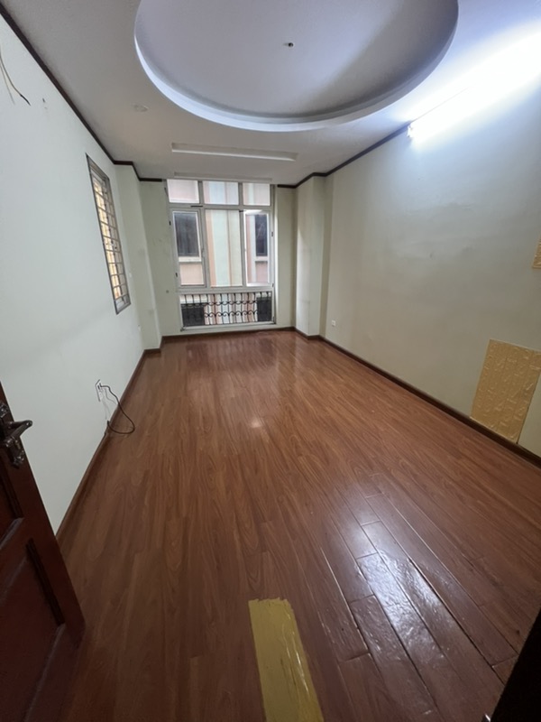 Bán nhà Giáp Bát - diện tích 51m2 6 tầng - Lô góc thông ô tô - giá 17,5 tỷ