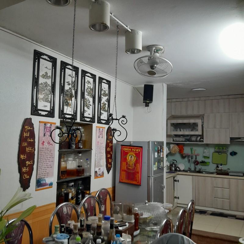 Bán nhà Đường Láng - diện tích 92.6m2 2 tầng - gần ô tô - giá 13,4 tỷ