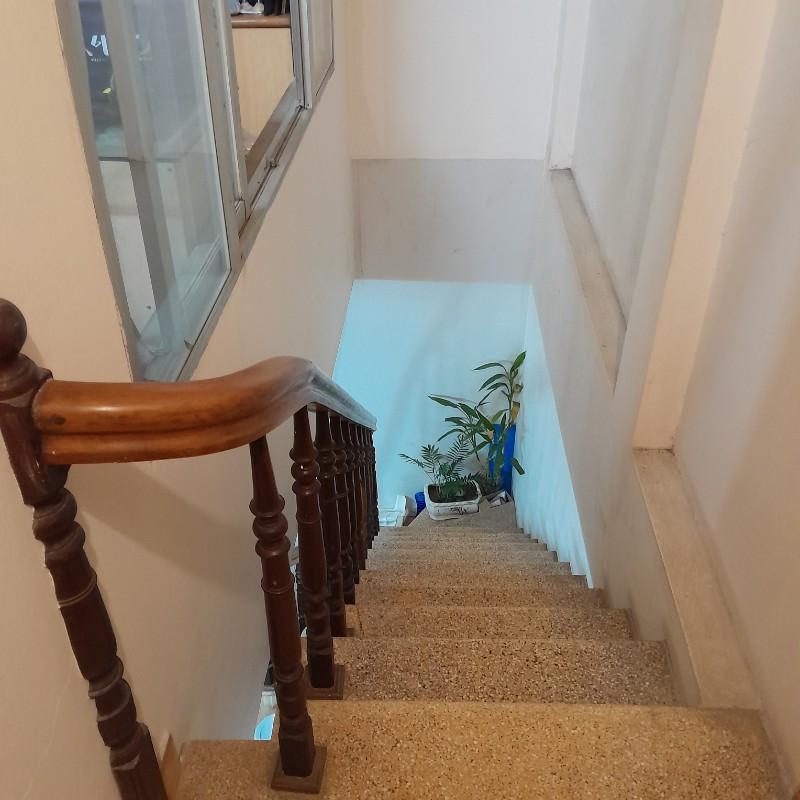 Bán nhà Đường Láng - diện tích 92.6m2 2 tầng - gần ô tô - giá 13,4 tỷ