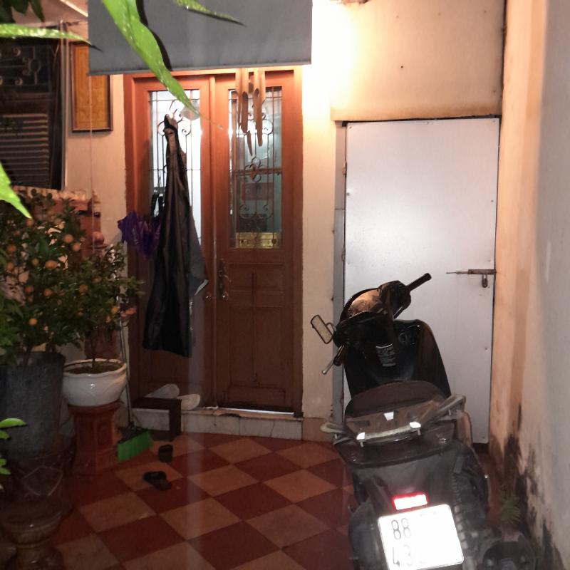 Bán nhà Đường Láng - diện tích 92.6m2 2 tầng - gần ô tô - giá 13,4 tỷ