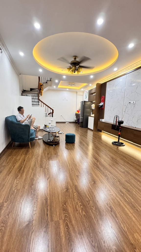 Bán nhà Nguyễn Khoái - diện tích 64m2 6 tầng - Mặt ngõ ô tô - giá 14 tỷ