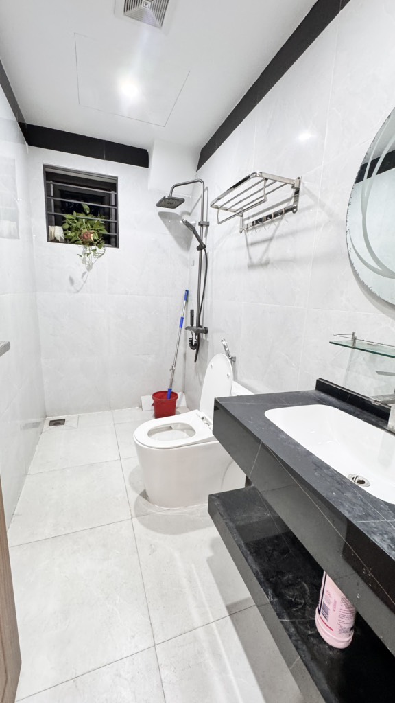 Bán nhà Nguyễn Khoái - diện tích 64m2 6 tầng - Mặt ngõ ô tô - giá 14 tỷ