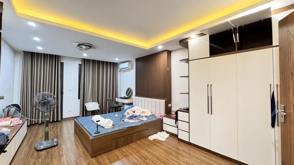 Bán nhà Nguyễn Khoái - diện tích 64m2 6 tầng - Mặt ngõ ô tô - giá 14 tỷ