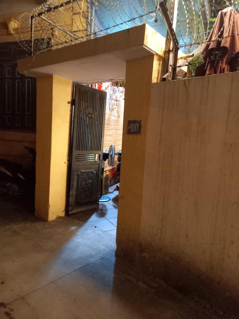 Bán nhà Nguyễn Chính - diện tích 121m2 2 tầng - Ngõ thông xe 3 gác - giá 19,5 tỷ