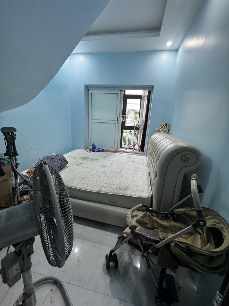 Bán nhà Nguyễn Khuyến - diện tích 32,9m2 3 tầng - Khu trung tâm nhiều tiện ích - giá 5,5 tỷ