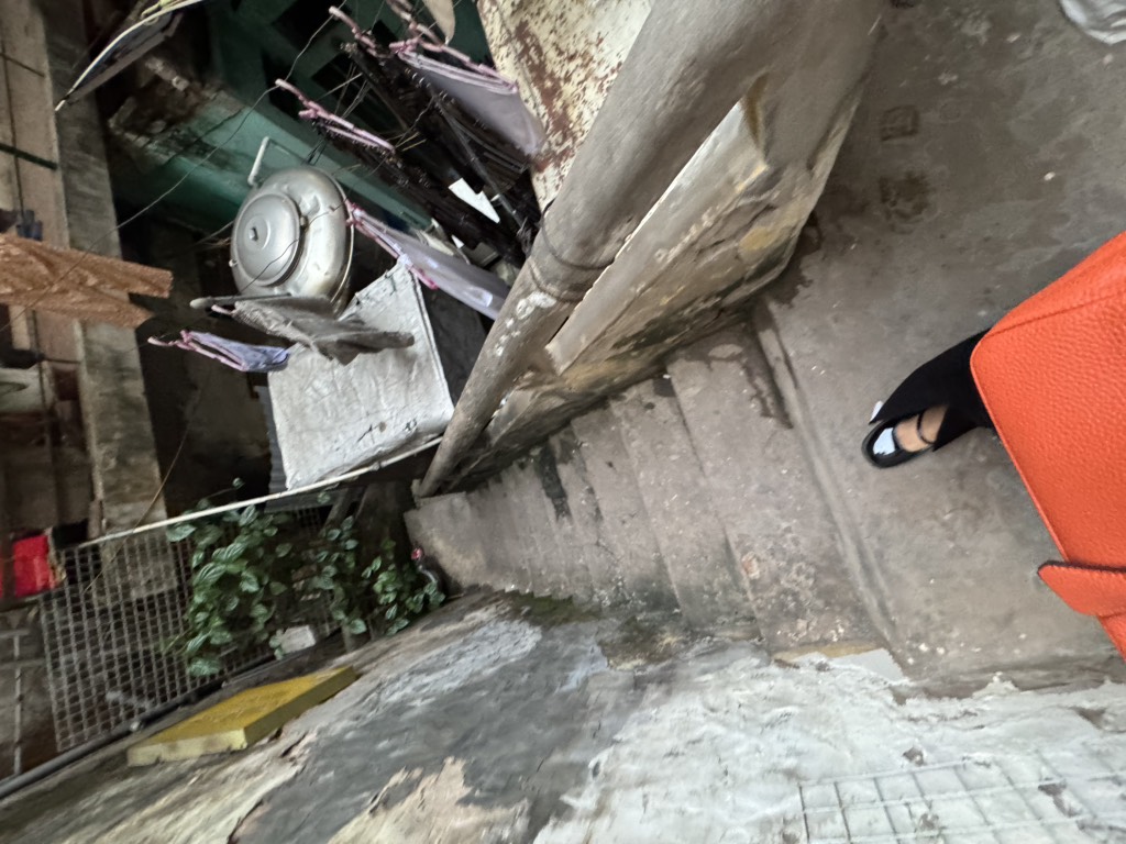 Bán nhà Nguyễn Khuyến - diện tích 32,9m2 3 tầng - Khu trung tâm nhiều tiện ích - giá 5,5 tỷ