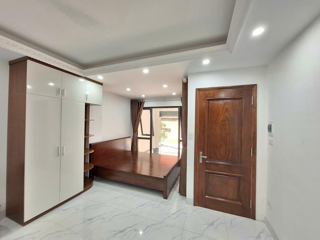 Bán nhà Nguyễn Chính - diện tích 84m2 8 tầng - Ô TÔ - giá 22 tỷ