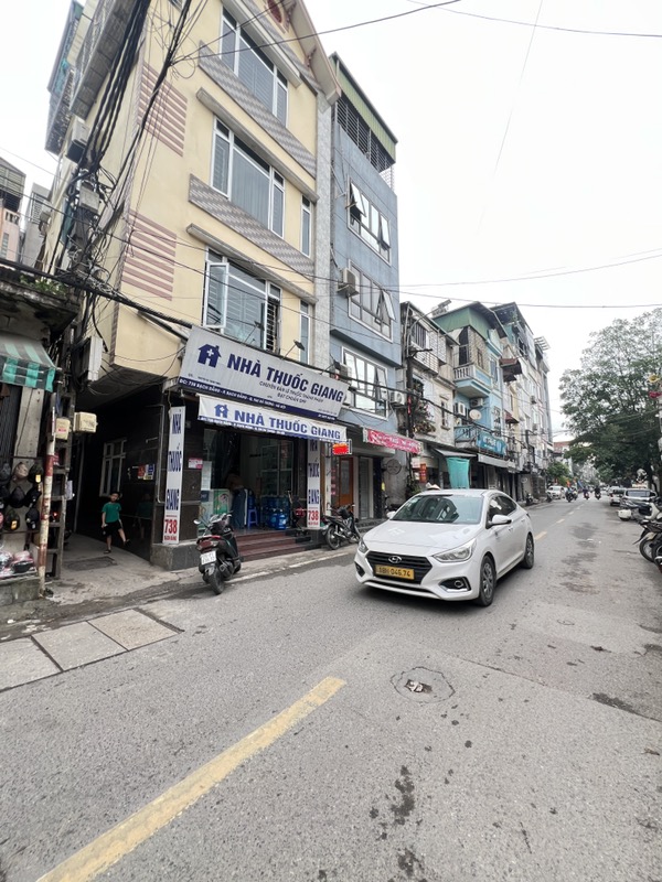 Bán nhà  Bạch Đằng - 20m2 4 tầng - lô góc, ngõ thẳng gần phố - giá 3,8 tỷ