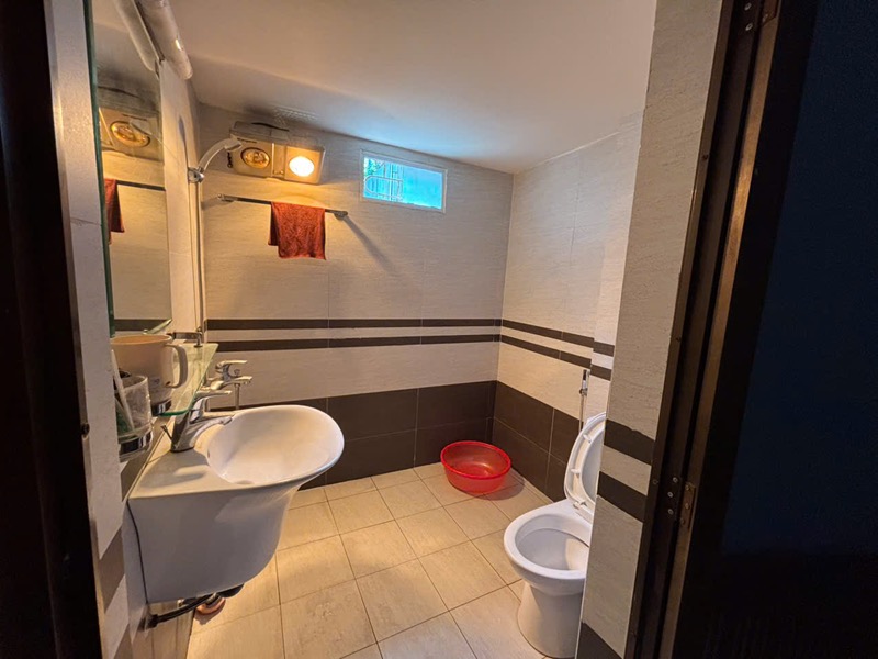 Bán nhà  Bạch Đằng - 20m2 4 tầng - lô góc, ngõ thẳng gần phố - giá 3,8 tỷ