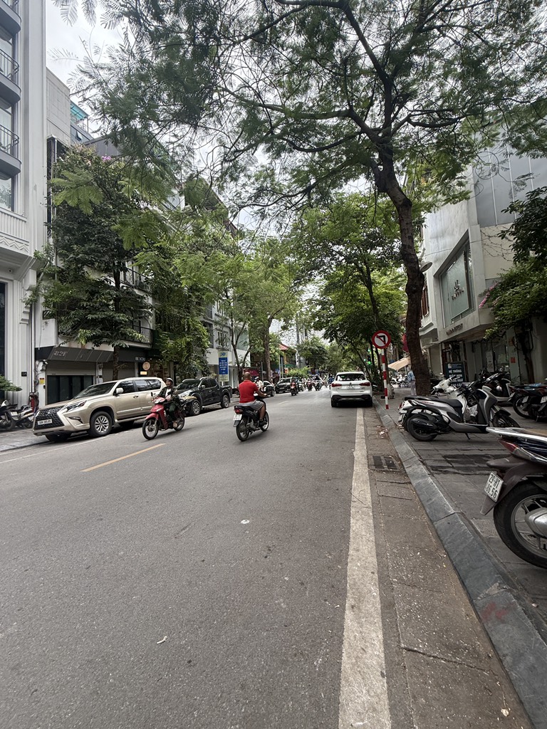 Bán nhà Tô Hiến Thành - diện tích 50m2 4 tầng - Nhà đẹp hiếm có - giá 16,5 tỷ