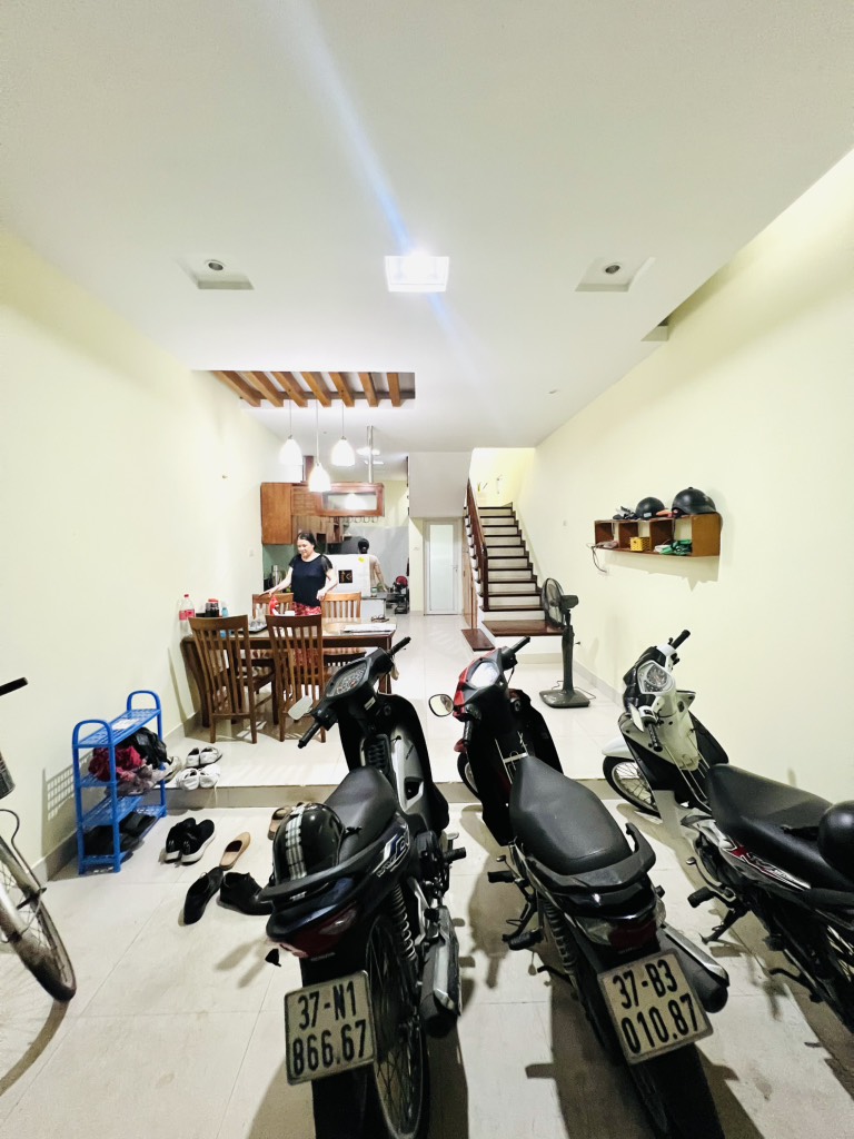 Bán nhà Khương Trung - diện tích 48m2 6 tầng - ô tô đỗ cửa - giá 7,8 tỷ