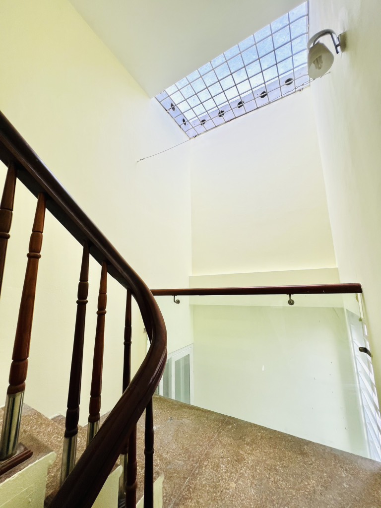 Bán nhà Khương Trung - diện tích 48m2 6 tầng - ô tô đỗ cửa - giá 7,8 tỷ