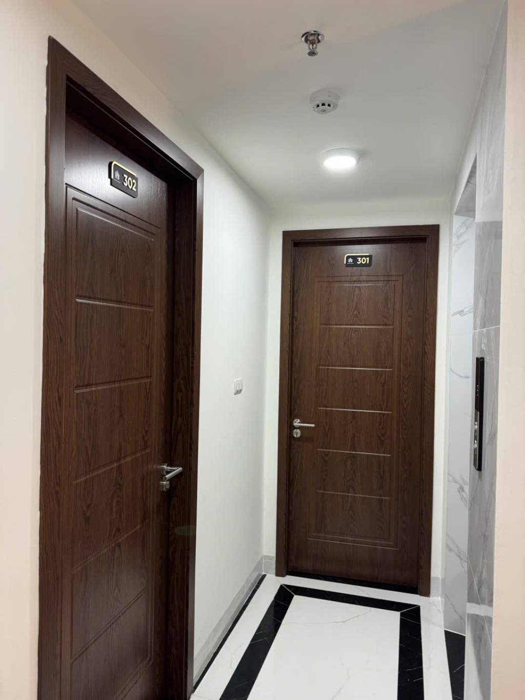 Bán nhà Kim Giang - diện tích 65m2 7 tầng - Ô TÔ VÀO NHÀ - giá 22,8 tỷ