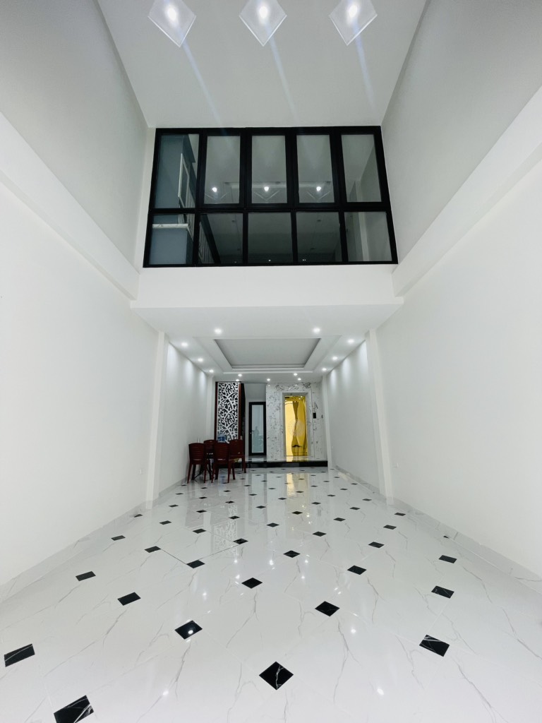 Bán nhà Định Công Thượng - diện tích 50m2 7 tầng - Ô TÔ ĐỖ CỬA - giá 14,6 tỷ