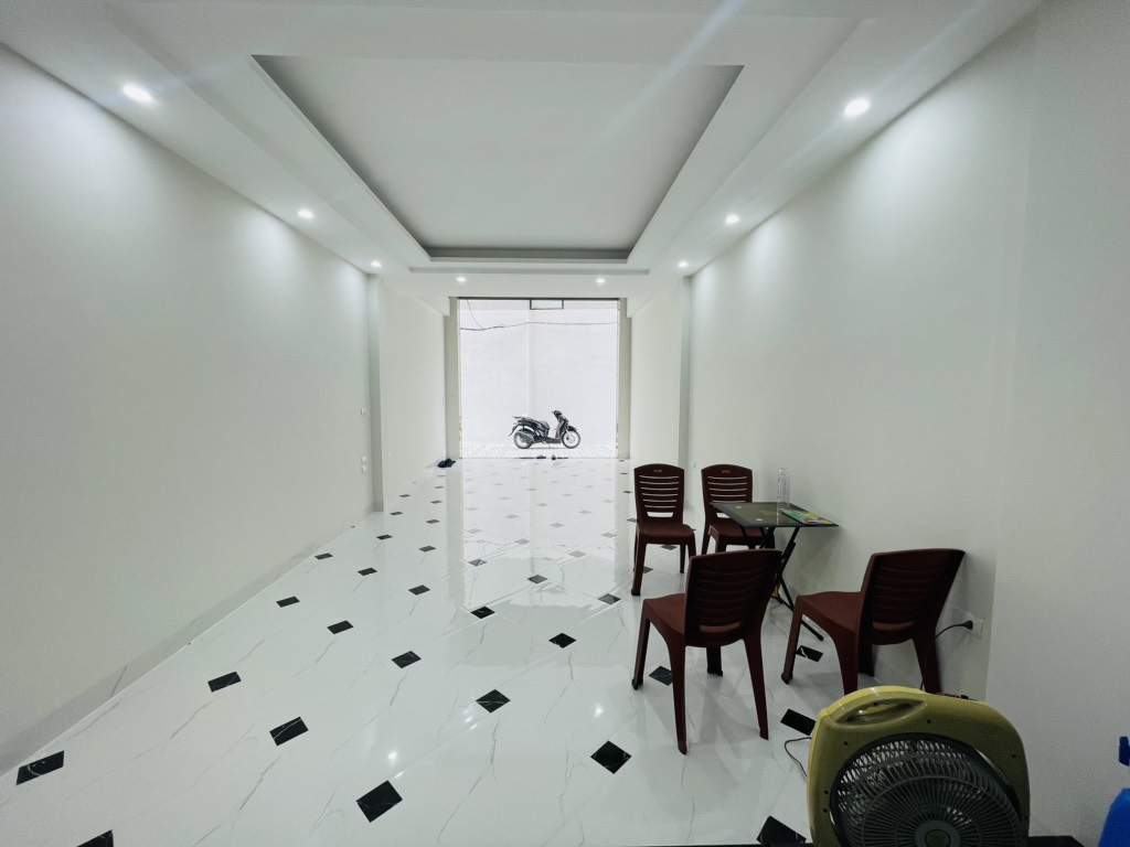 Bán nhà Định Công Thượng - diện tích 50m2 7 tầng - Ô TÔ ĐỖ CỬA - giá 14,6 tỷ